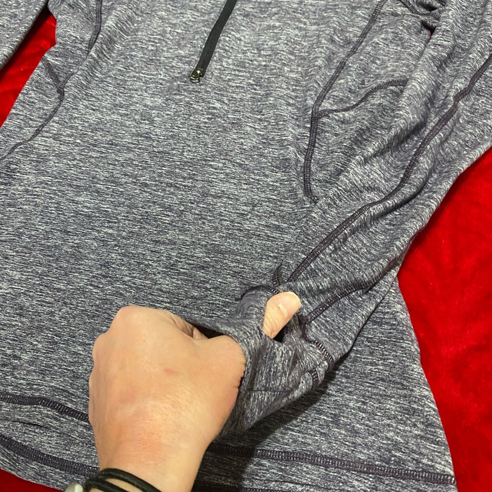 Lululemon SZ 6 quarter zip long sleeved shirt with thumb holes Awesome Cute 🍋 - Picture 11 of 17